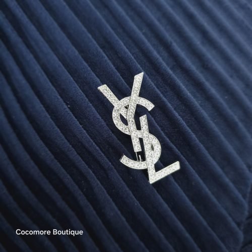 Medium brooch silver