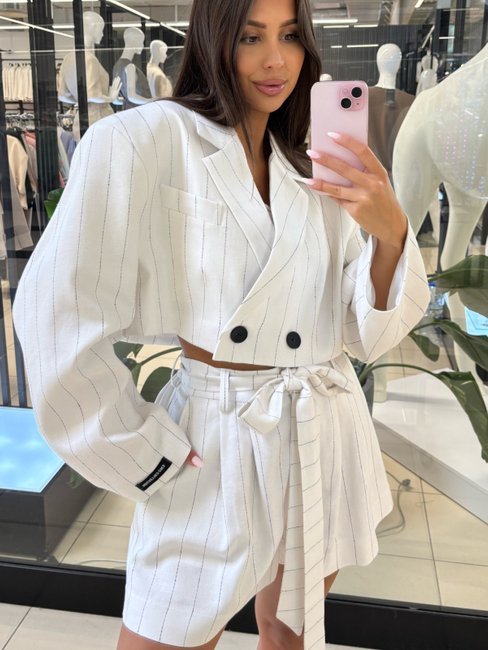 Shorts with elastic waistband white