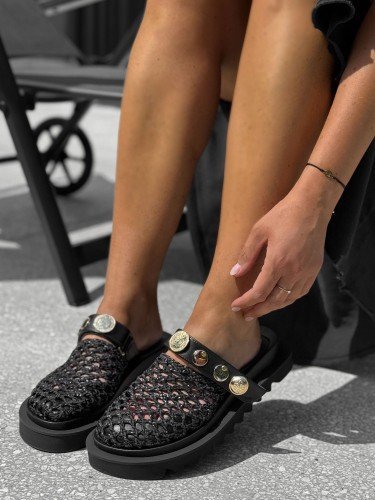 Beyco slip on model 25-17 black