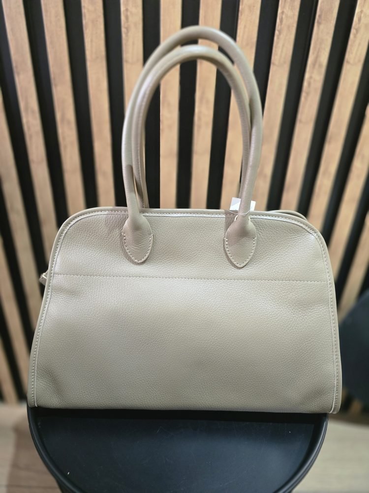 trunk bag based beige