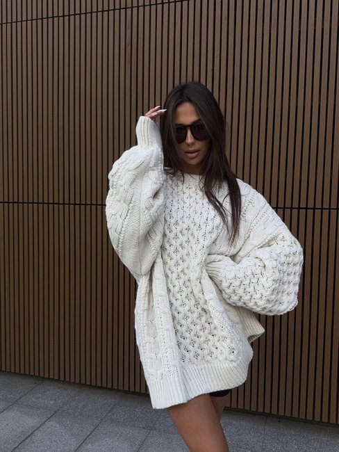 EMO Long Cable-Knit Sweater cream