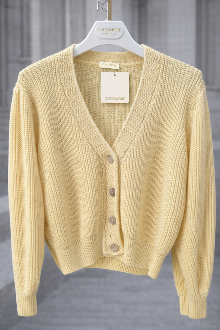 Buttoned Cardigan Vanilla - Image 3
