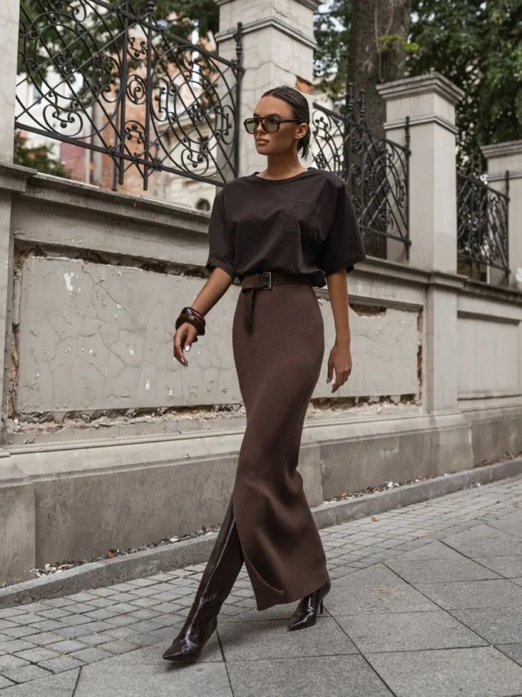 T-shirt with pocket chocolate - Image 4