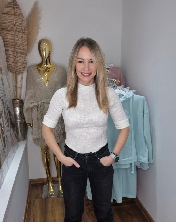 Elegant Ribbed High-Neck Top