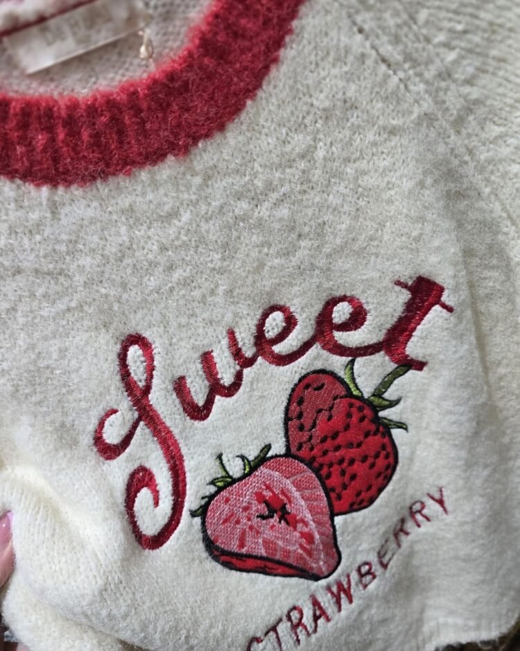 Soft Lightweight Sweater Sweet Strawberry - Image 3