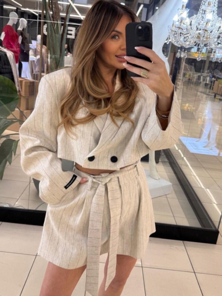 EMO  Cropped blazer Beige