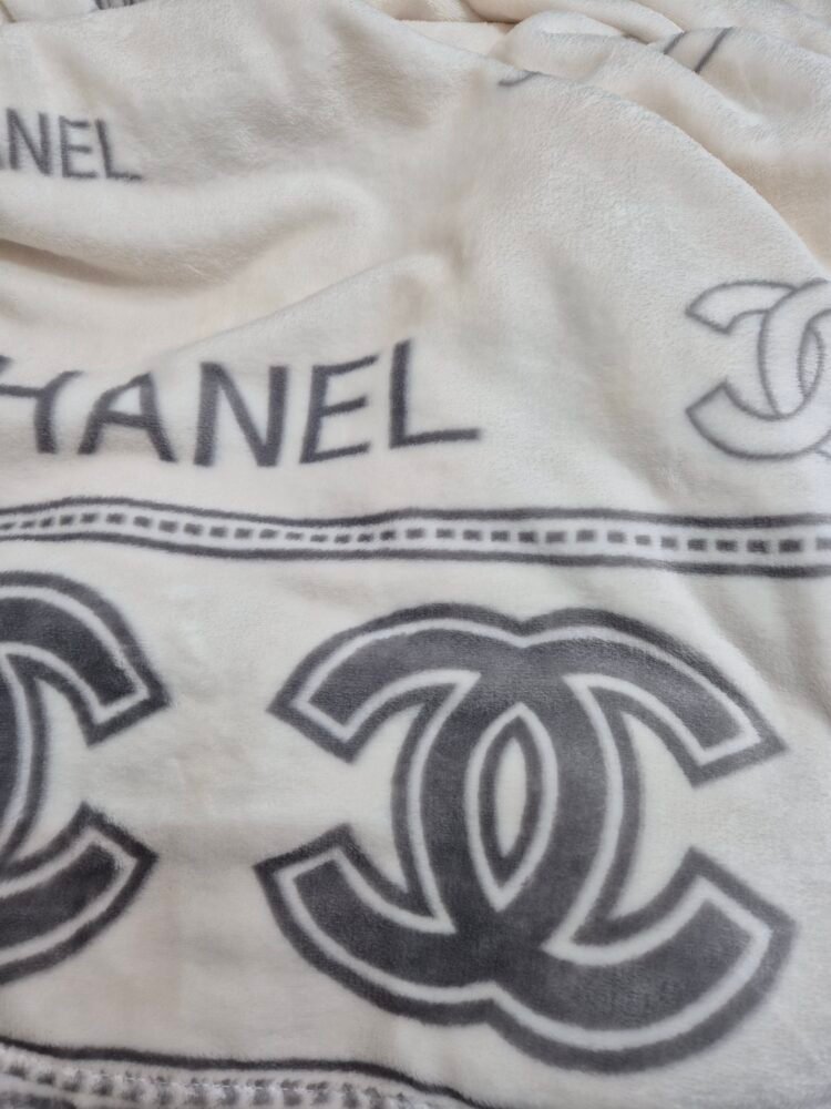 Soft Luxury Blanket Chanel - Image 2