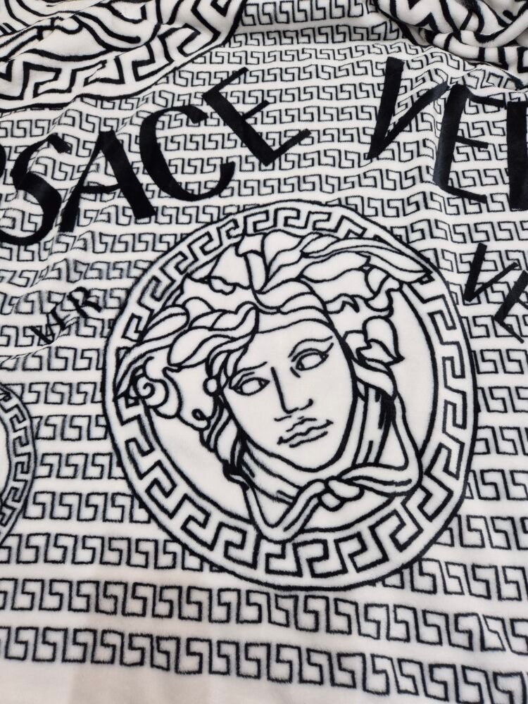 Soft Luxury Blanket Versace - Image 2