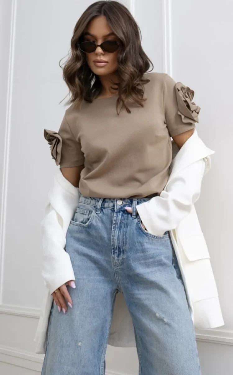 T-Shirt With Decorative Sleeve Latte - Image 4