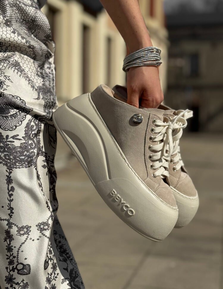 Leather sneakers wedges 26-9 beige - Image 3