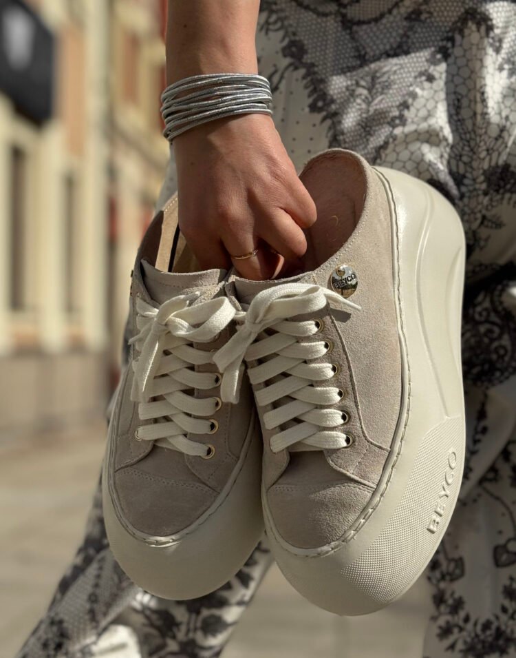 Leather sneakers wedges 26-9 beige - Image 4