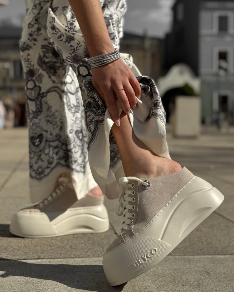 Leather sneakers wedges 26-9 beige - Image 5