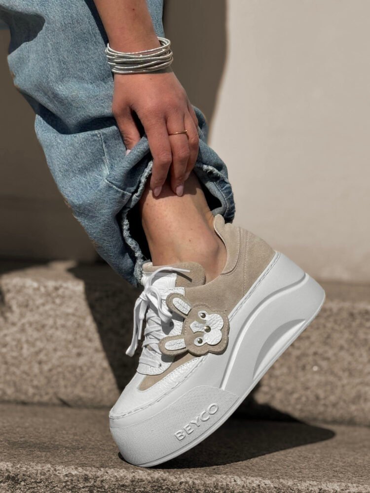 Beyco leather sneakers with bulldog print beige 25-42 - Image 3