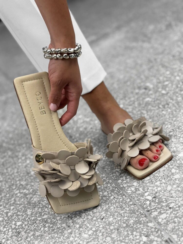 Leather flip-flop sandals 25-13 beige nude - Image 2