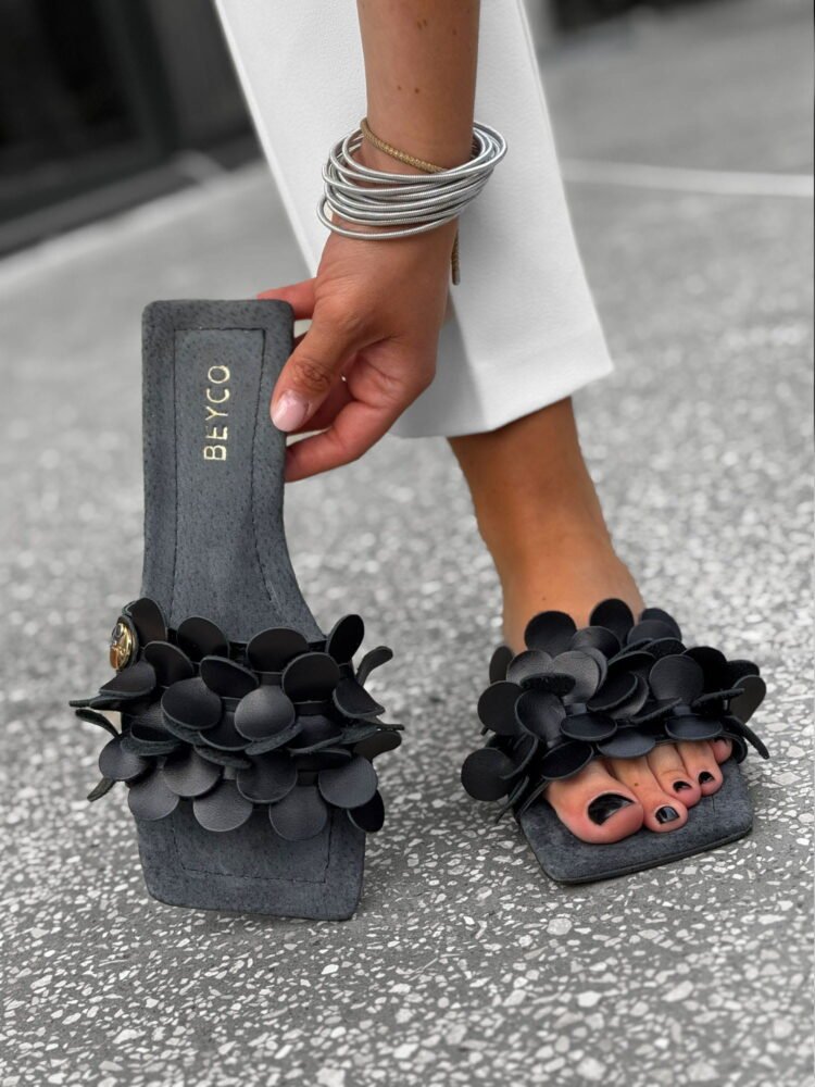 Leather flip-flop sandals 25-13 black