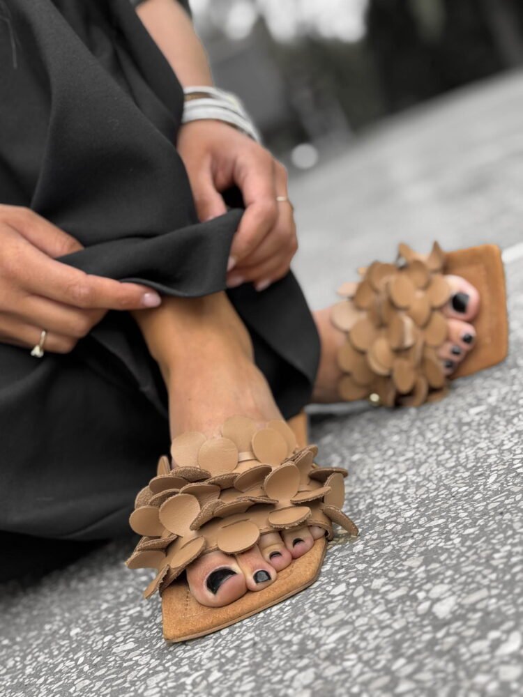 Leather flip-flop sandals 25-13 caramel - Image 2