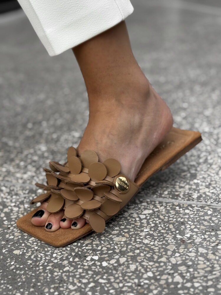 Leather flip-flop sandals 25-13 caramel - Image 3