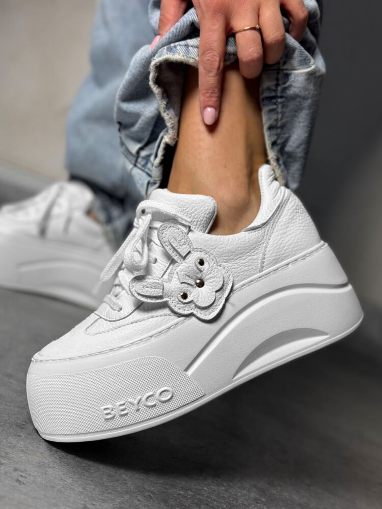 Beyco leather sneakers with bulldog print white 25-42