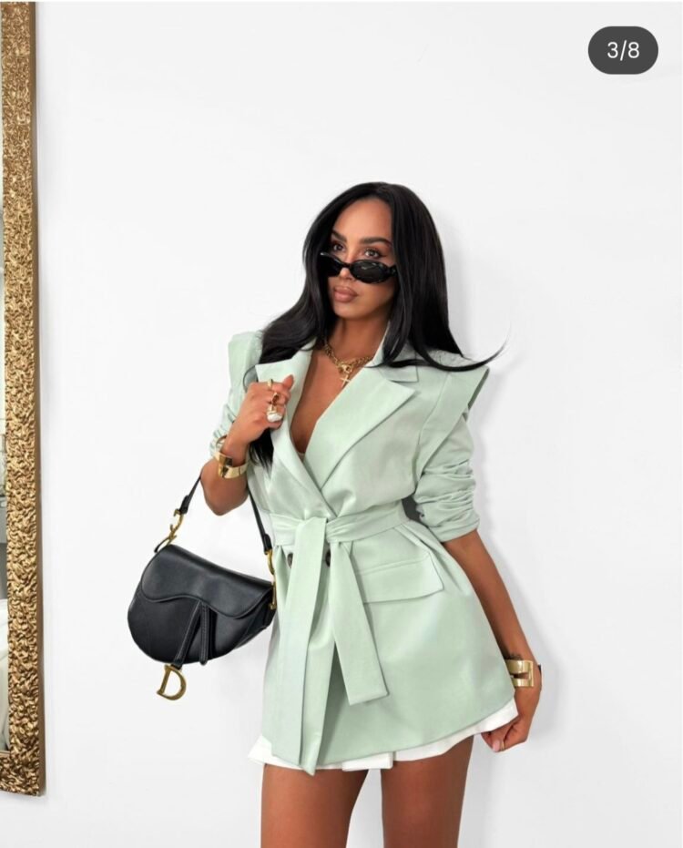 La Milla Christmas Eve blazer with matcha belt - Image 3
