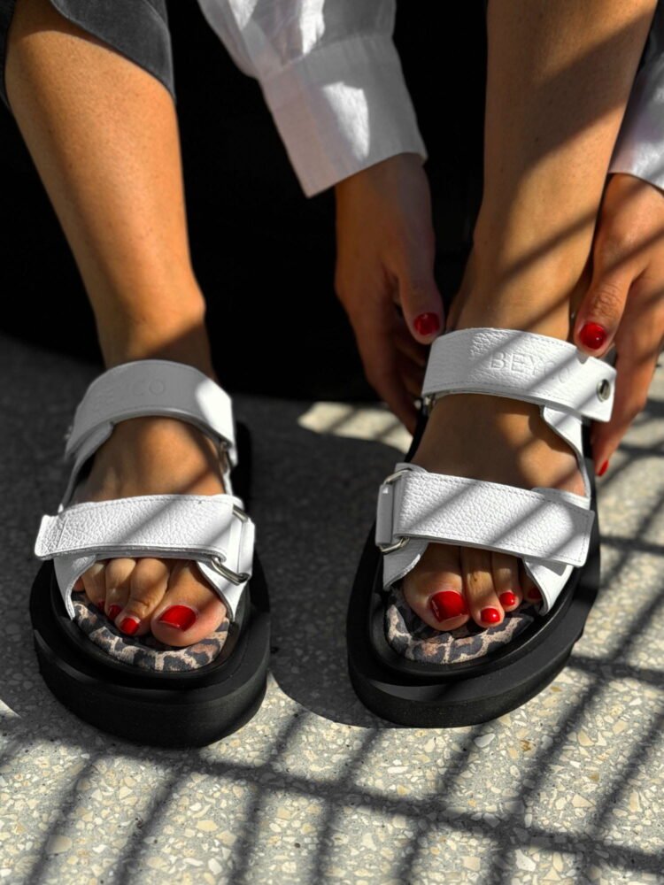 Leather flip-flop sandals with thick sole KL8 white - Image 4