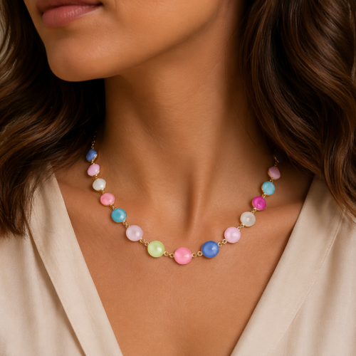Necklace with colourful round crystals
