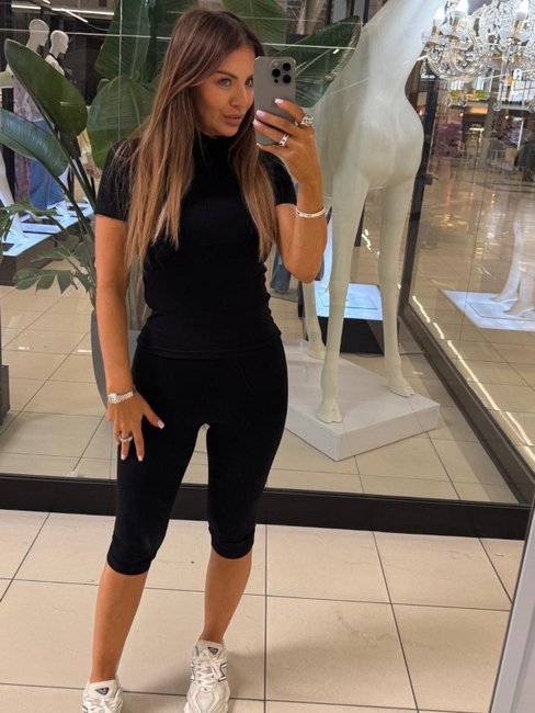 Blouse with a Zipper