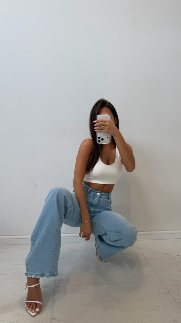 Classic Slim Jeans - Image 4