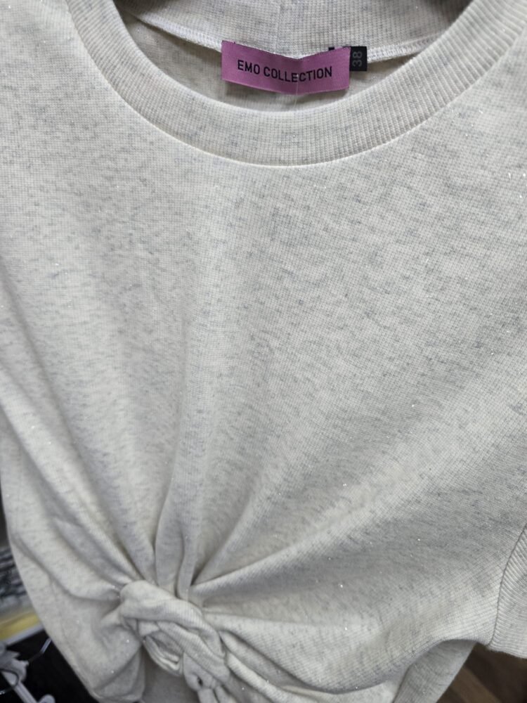 T-shirt with a decorative rose beige melange - Image 6
