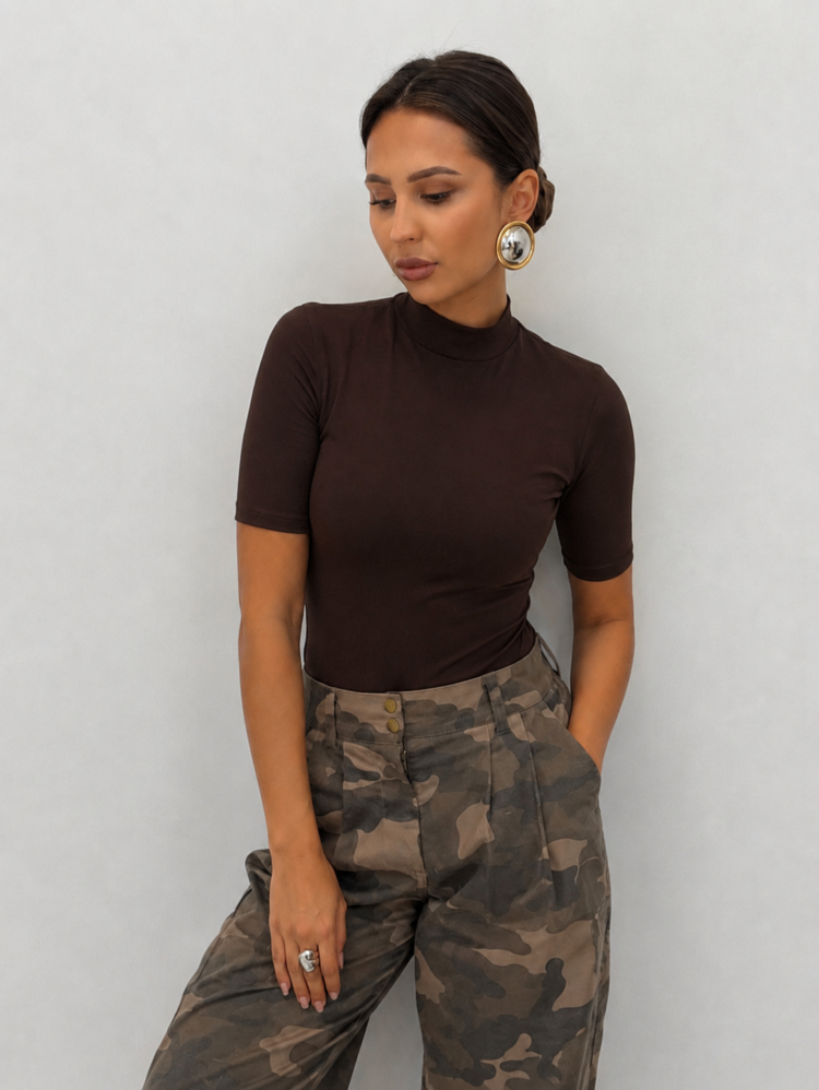 Short-sleeved mock-neck long top – Chocolate