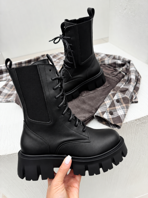 Sempre Daniela Natural Leather Chunky Boots Black